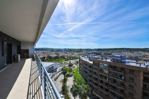 T3 + 1 Duplex com Box para 2 carros e Terraço | Colinas do Cruzeiro, Odivelas