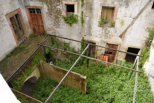 Edifício único do século XVII para reabilitação em Évora