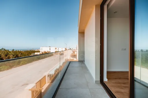 Moradia T5 com Piscina - Vista Golfe e Mar