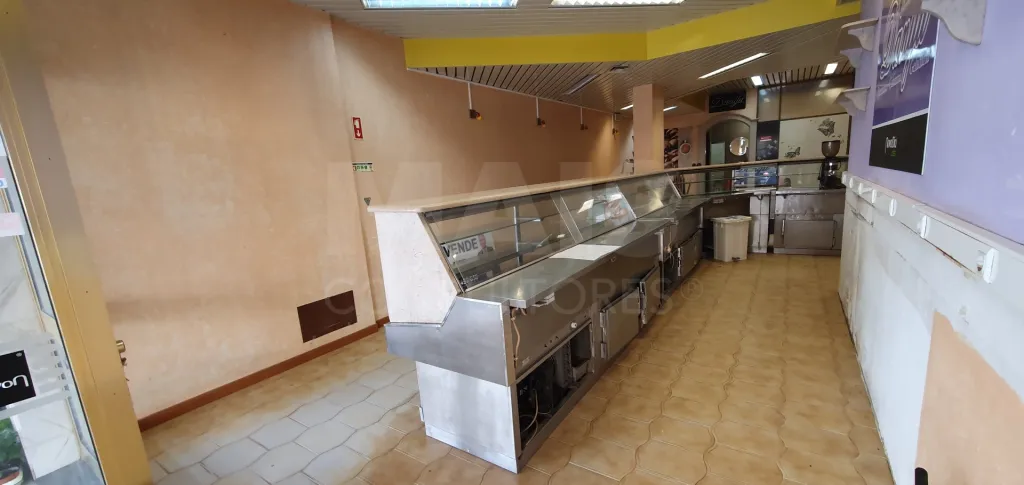 Pastelaria e Cafetaria em Benedita