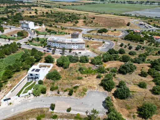 Urban plot with 335 sqm in Azambuja