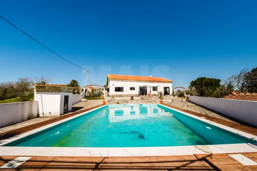 Propriedade com 7240m2 | Duas habitações | Piscina | Garagem | Anexos | Carvalhal, Bombarral