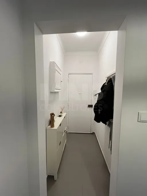 Apartamento T2 renovado e com cozinha equipada