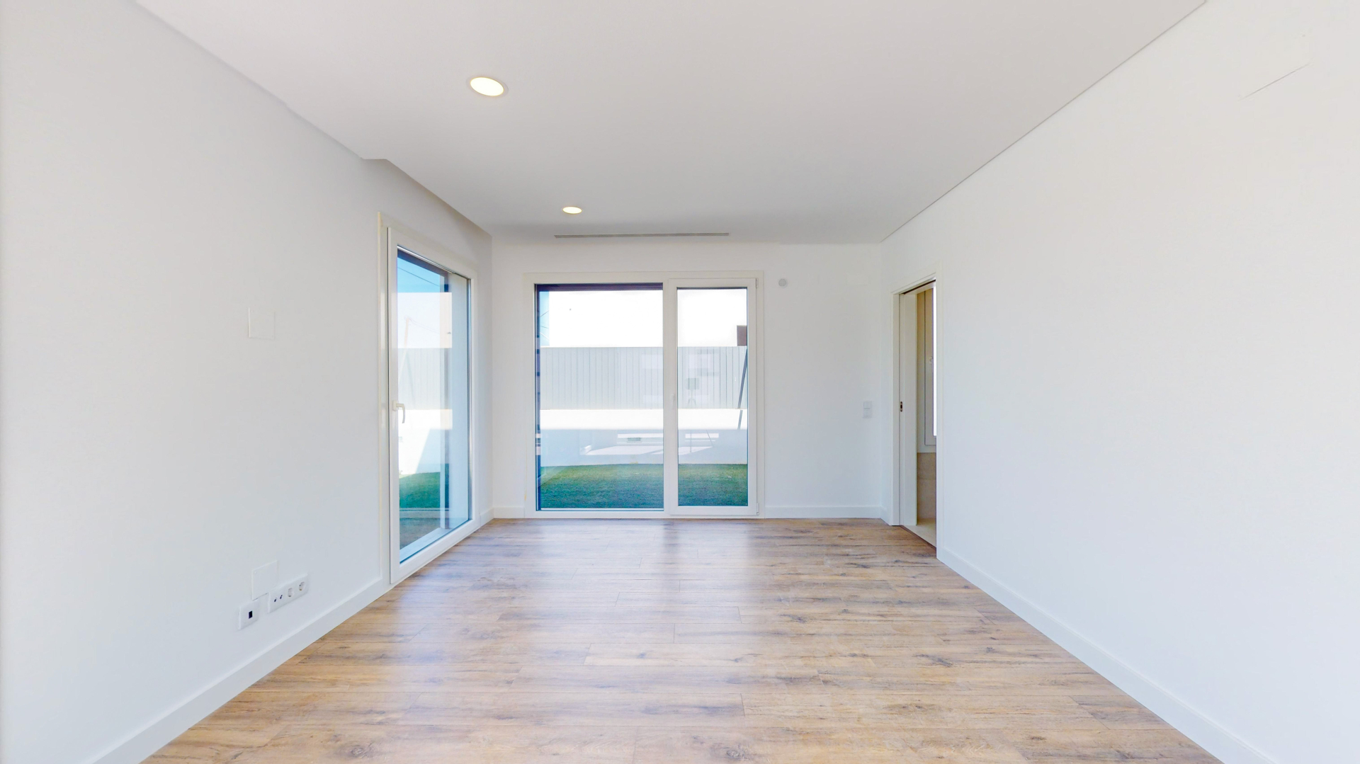 Moradias térreas T4 C\ 4 Suites e Piscina