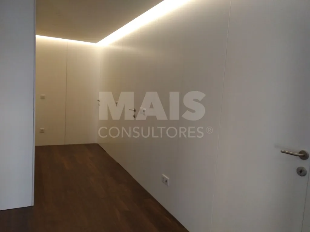 Apartamento T4 Remodelado em Cedofeita (Santo Ildefonso), Porto