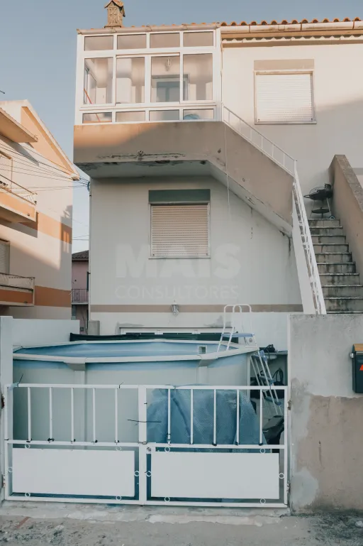 Apartamento T2 com Sótão, T1 na Cave e Potencial de Rentabilidade