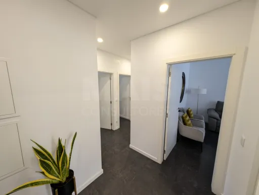 Arruda dos Vinhos T2 com 2 Wc, garagem e arrecadação na praceta Mário Gaspar