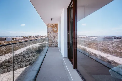 Moradia Geminada T3 Duplex – TownHouse
