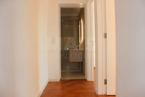 T3 remodelado na Parede: bairro tranquilo, a 10 minutos a pé da praia