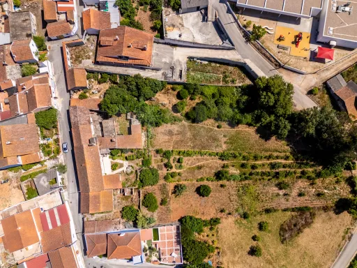 Moradia para remodelar em A-dos-Francos