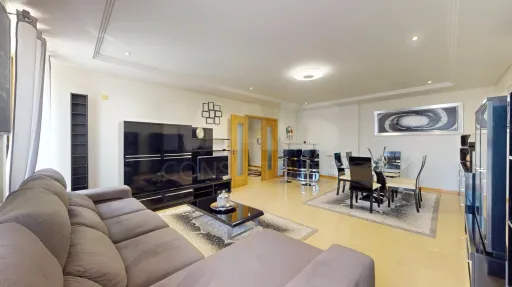 Apartamento T3 com garagem e arrecadação - Caneças