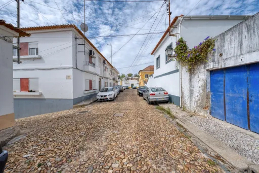 Moradia T3 renovada centro de Coruche