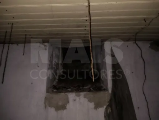 Moradia com garagem para reconstrução centro de Sacavém