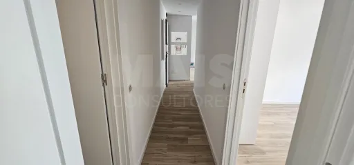 Renovated 2-Bedroom Apartment, Brand New, Dafundo