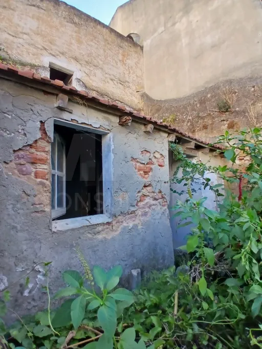 Moradia em Ruína com Excelente Potencial de Reconstrução em Vila Franca de Xira