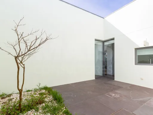 Moradia T4 térrea em Resort exclusivo