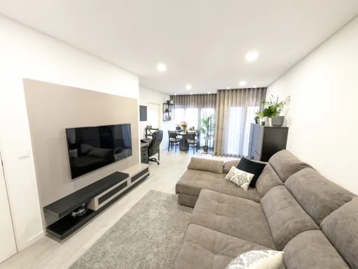 Arruda, T3 com varandas, garagem e arrecadação