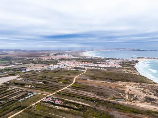 Rustic land with 5.600 m², located in Ferrel