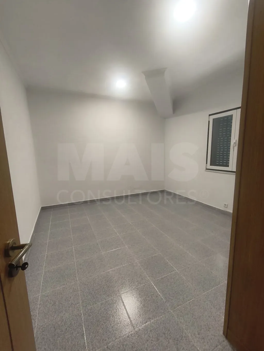 Propriedade com Piscina e Instalações Equestres – Um Refúgio Tranquilo com Potencial de Expansão