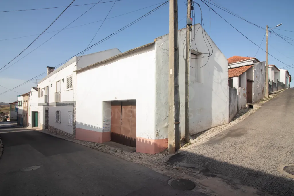 Estacionamento com Projeto Aprovado para Moradia T1 – Pocariça, Olhalvo (Alenquer)