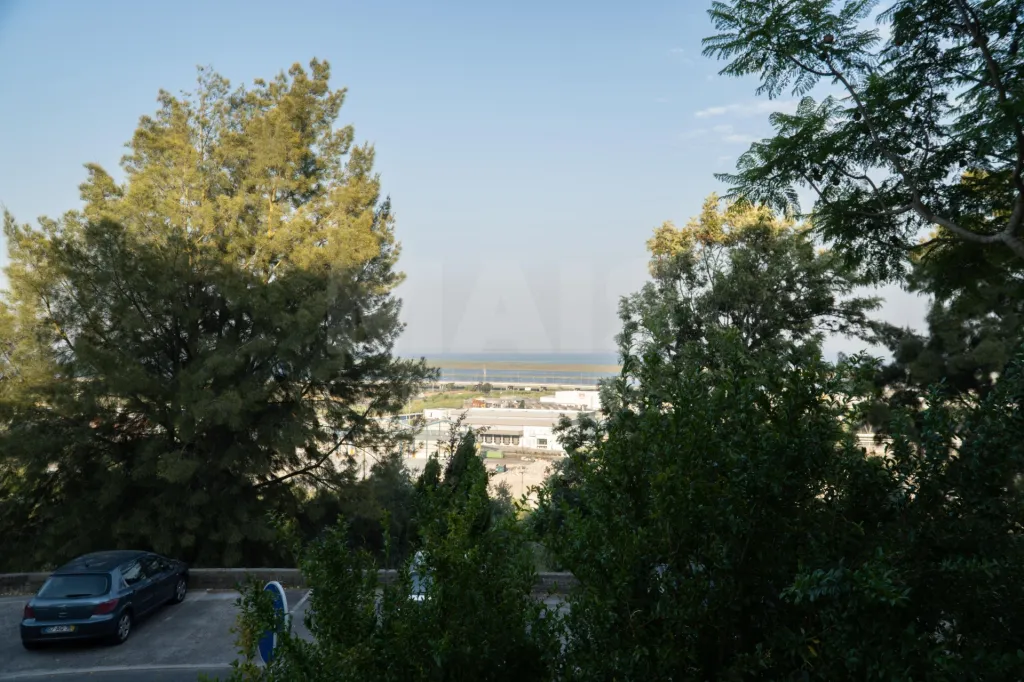 T2 Remodelado no Bairro da Covina com vista rio