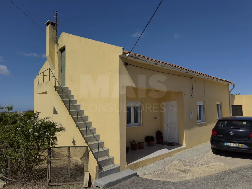 Moradia T2+3 com Terreno de quase 3000m2 Urbano