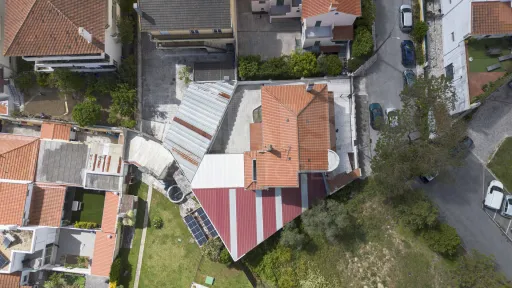 Moradia T5, com garagem e espaço exterior, Caneças