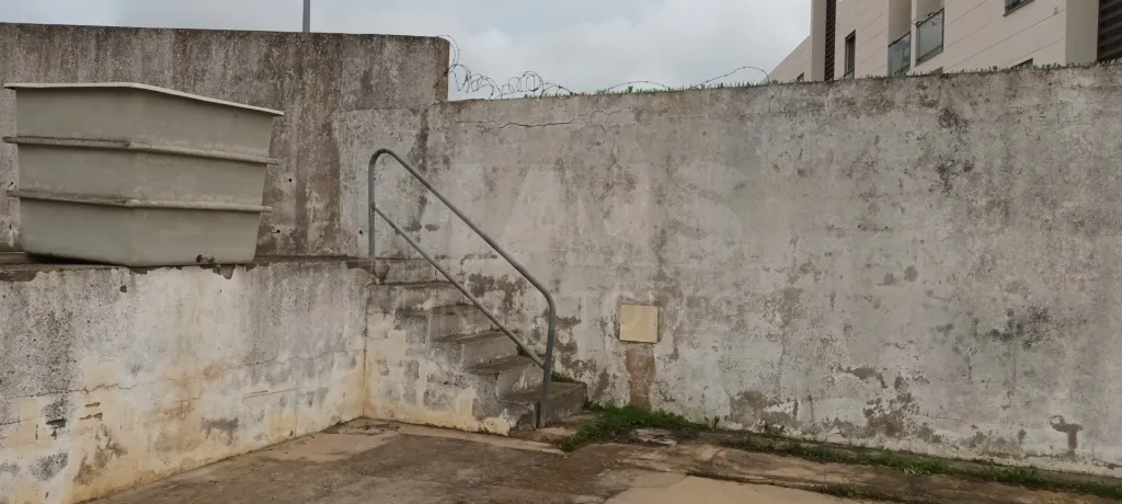 Terreno Urbano c/projecto de construção