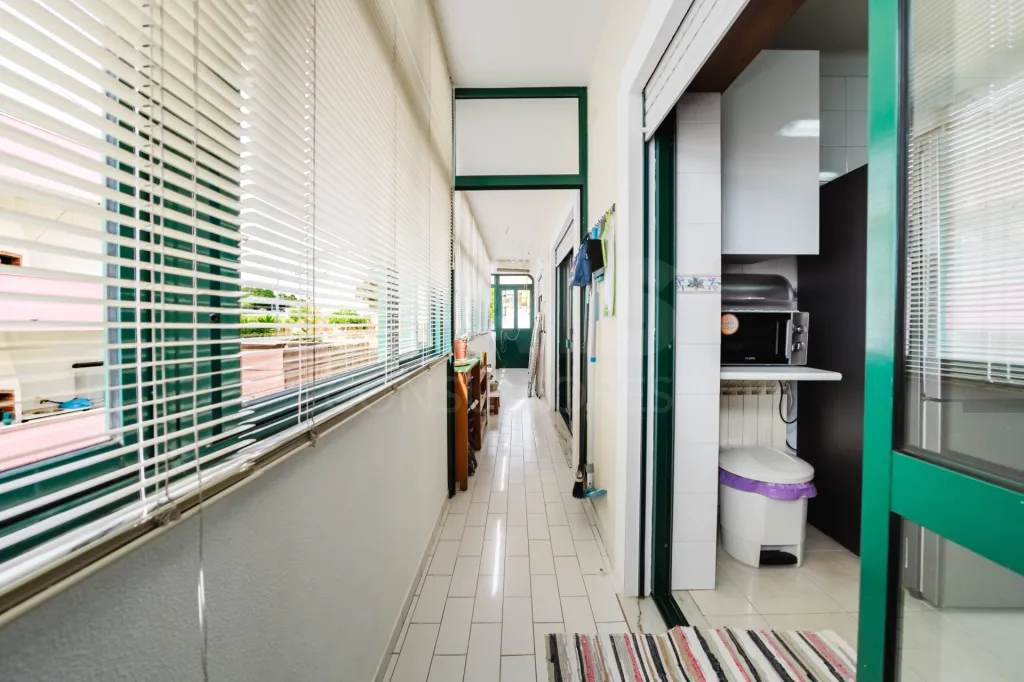 Apartamento T3 na Encosta do Sol — Espaço, Conforto e Excelente Exposição Solar