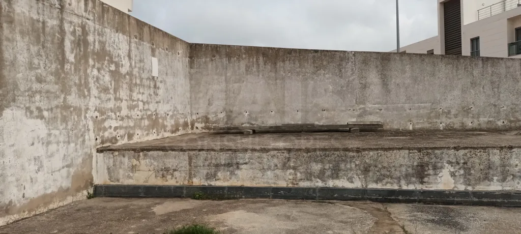 Terreno Urbano c/projecto de construção