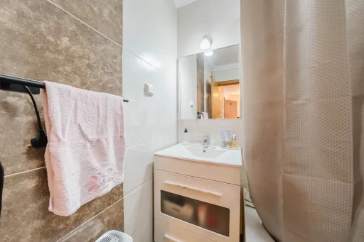 Apartamento T2 no Centro com Garagem e Estacionamento