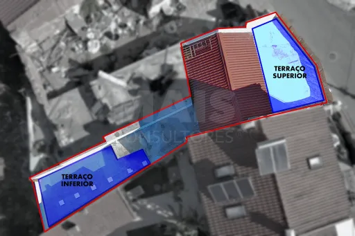 Moradia Térrea Renovada– Com dois Magníficos Espaços Exteriores