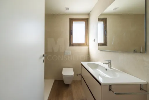 Moradia T3 (3 Suítes) com piscina e jardim - Salir do Porto