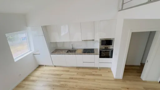 Apartamento T4 Totalmente Remodelado | Centro da Lourinhã | Espaço, Elegância e Conforto