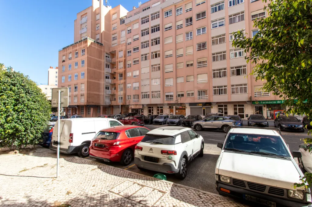 Apartamento T2 Av. de Fitares - Rinchoa - Rio de Mouro -Sintra