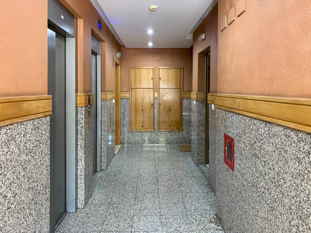 Apartamento T2 com parqueamento no Carregado