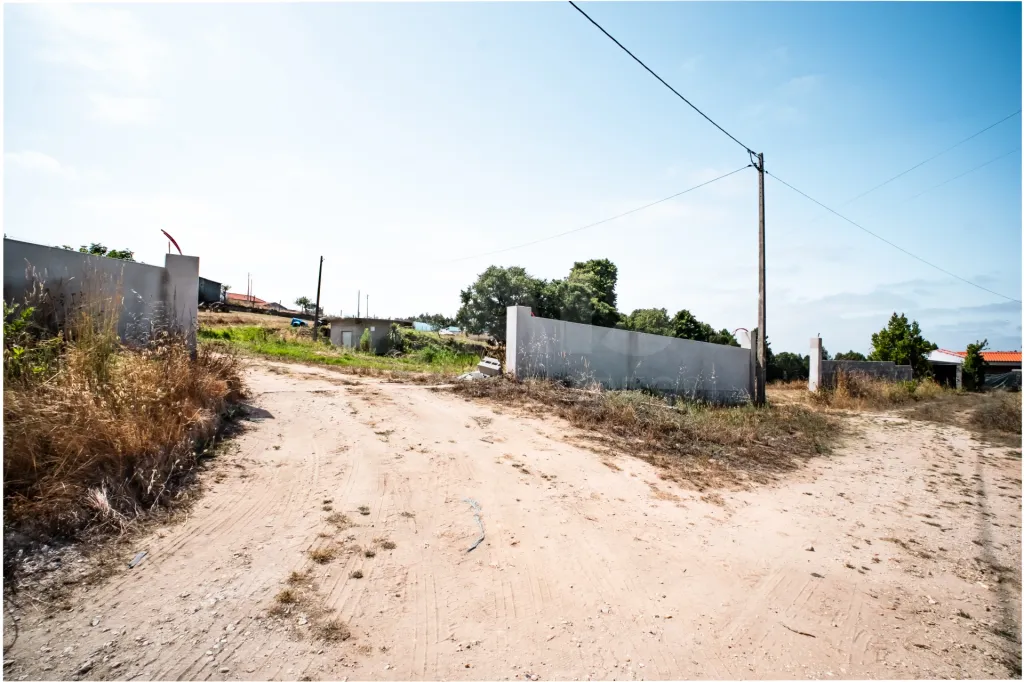 Quinta com mais de 23.000 m², piscina de água salgada e potencial de construção