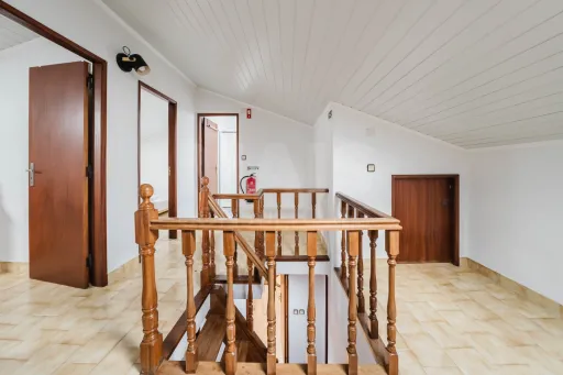Apartamento T2 com Sótão e Varanda junto à Praia do Baleal