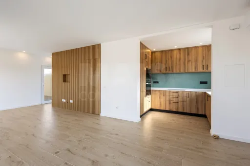 Moradia T2 com quintal e vista mar junto aos Supertubos
