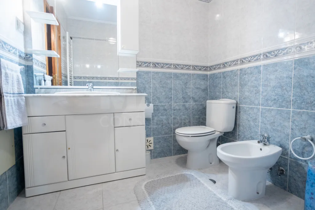 Apartamento T3 com excelente localização no Porto Alto
