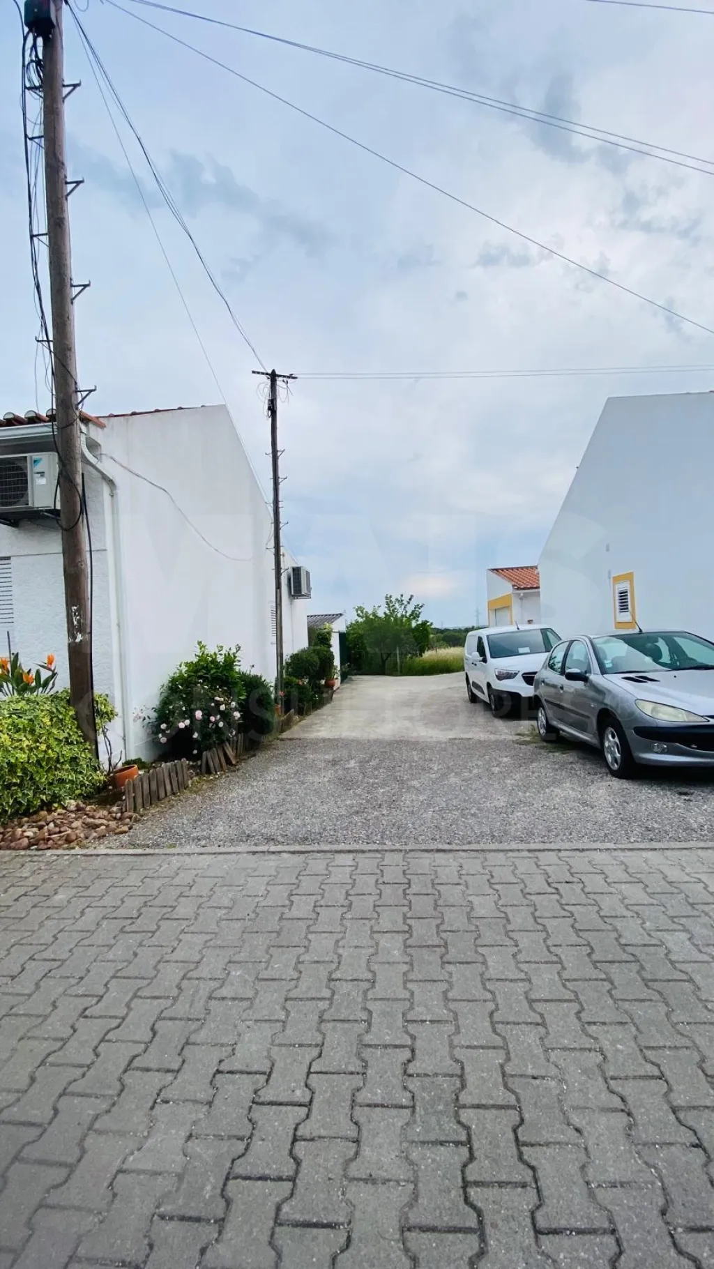 Terreno urbano e rústico urbanizável, à entrada da Atalaia, no concelho de Vila Nova da Barquinha.