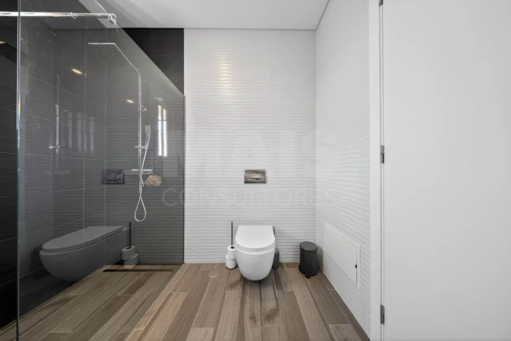 Moradia T4 com Piscina e Rooftop a minutos da Praia | Salir do Porto