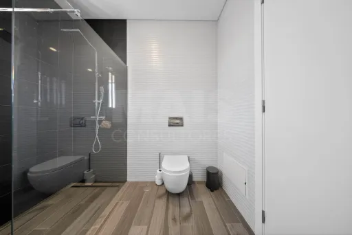 Moradia T4 com Piscina e Rooftop a minutos da Praia | Salir do Porto