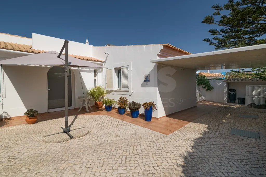Moradia V3 em Albufeira com piscina