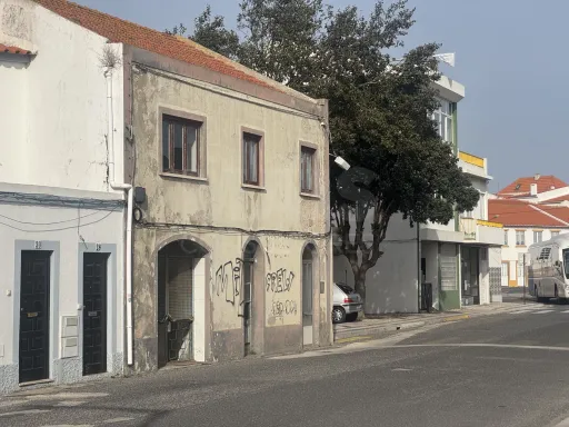 INVESTIMENTO: Prédio com projeto aprovado para 8 Apartamentos