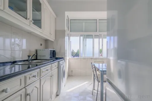 Apartamento T2 na Póvoa de Santo Adrião, Odivelas.