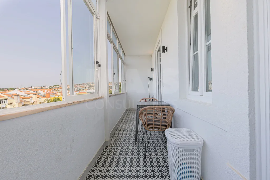 T6 com 130m2 Vista Rio à Rua da Junqueira - Belém