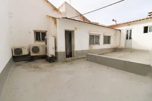 Apartamento com terraço no centro de Samora Correia