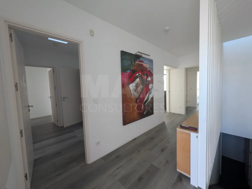 Moradia T2 com 2 suítes, jardim privativo e garagem no Bom Sucesso Resort