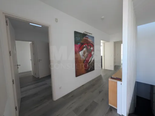 Moradia T2 com 2 suítes, jardim privativo e garagem no Bom Sucesso Resort